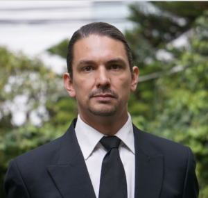 Entrenador Lorenzo Dolmoun